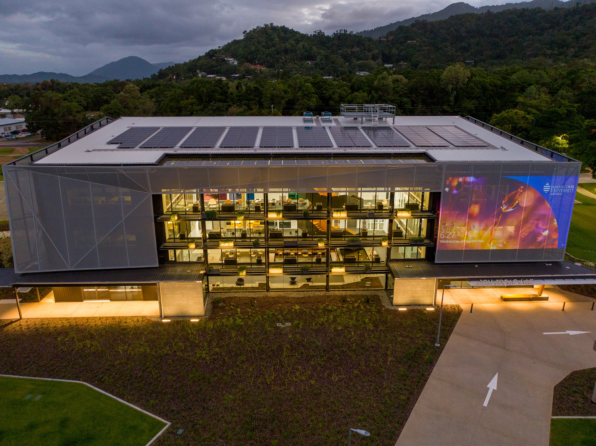 BESIX Watpac claims key FNQ construction award - Industry Queensland