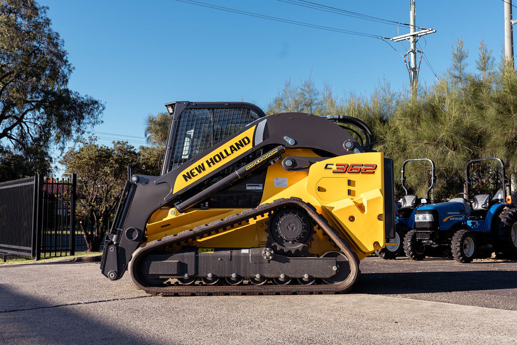 C362 track loader promises to pack a punch - Industry Queensland
